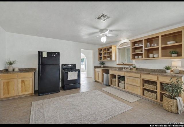 1080 Forest Trl, New Braunfels, TX 78132