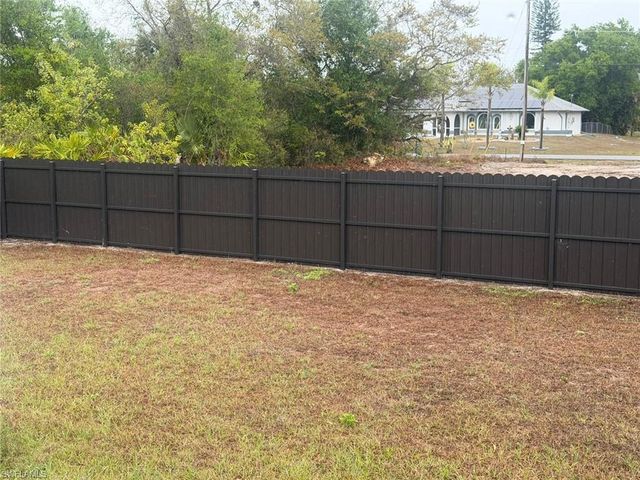 3316 4th ST SW, Lehigh Acres, FL 33976