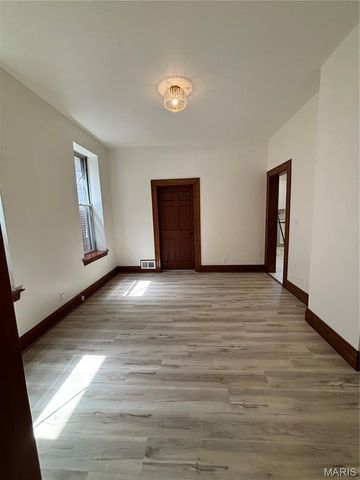 4667 Louisiana Avenue, St Louis, MO 63111