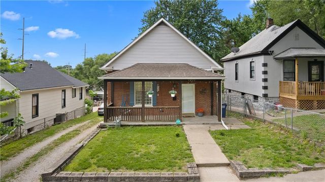 1211 Sumner Avenue, Kansas City, KS 66102