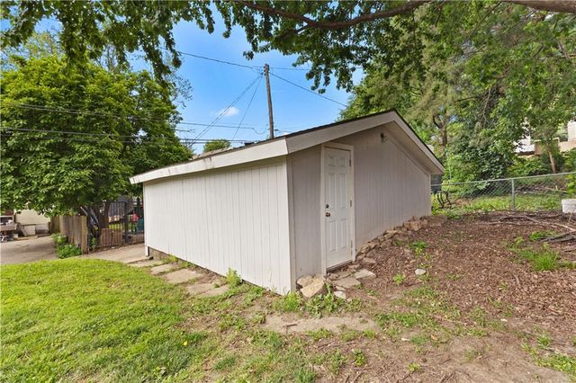 1211 Sumner Avenue, Kansas City, KS 66102