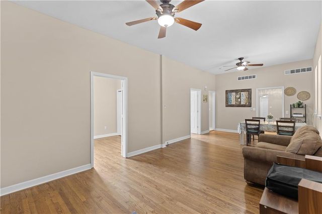 1211 Sumner Avenue, Kansas City, KS 66102