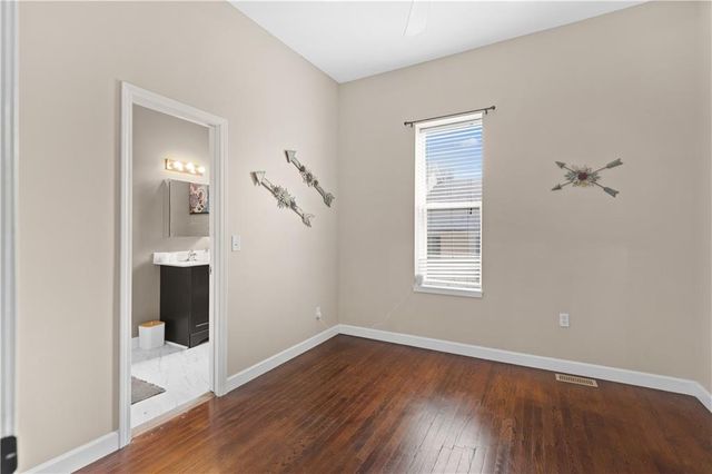 1211 Sumner Avenue, Kansas City, KS 66102