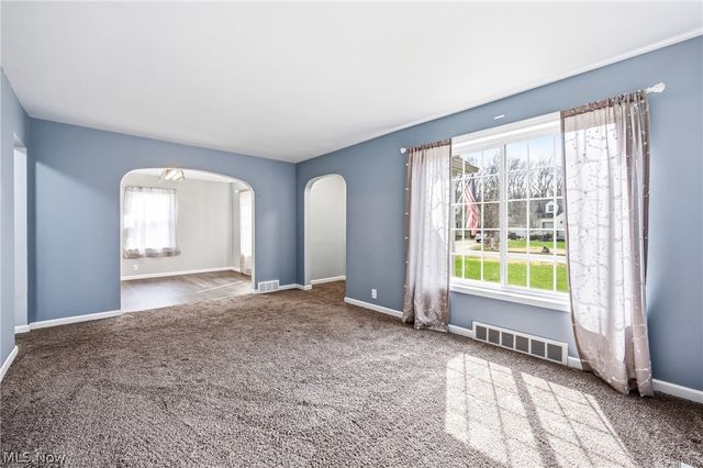 2138 Hermosa Drive, Youngstown, OH 44511