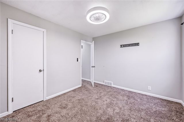 2138 Hermosa Drive, Youngstown, OH 44511