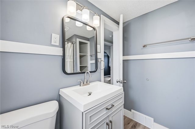 2138 Hermosa Drive, Youngstown, OH 44511