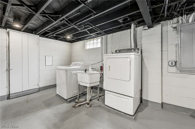 2138 Hermosa Drive, Youngstown, OH 44511