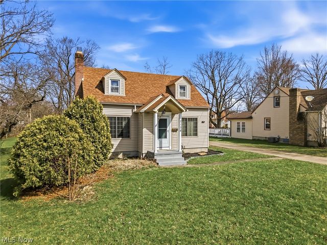 2138 Hermosa Drive, Youngstown, OH 44511