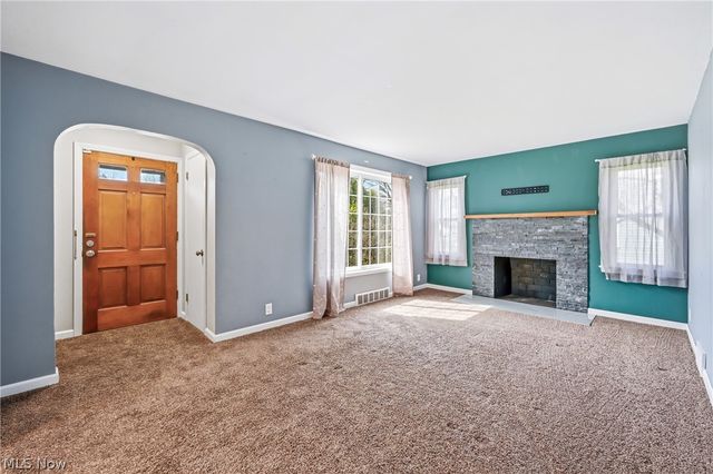 2138 Hermosa Drive, Youngstown, OH 44511