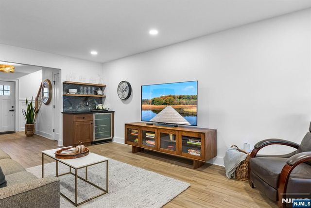 14 Mechanic Street, Ramsey, NJ 07446