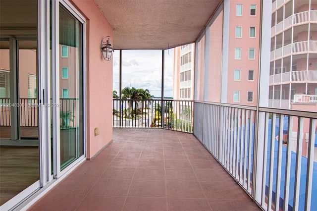 2743 1st Street 406, Fort Myers, FL 33916