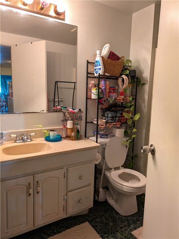 1220 Broadway, Chico, CA 95928