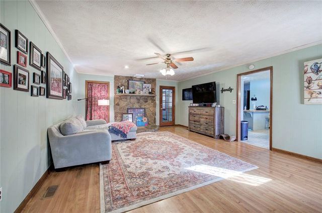 101 Ivy SE Lane, Cartersville, GA 30121