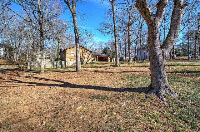 101 Ivy SE Lane, Cartersville, GA 30121