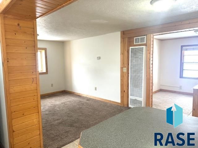 704 N Mable Ave Avenue, Sioux Falls, SD 57103