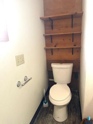 704 N Mable Ave Avenue, Sioux Falls, SD 57103