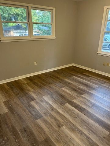 104 N Emberwood Drive, Robinson, TX 76706