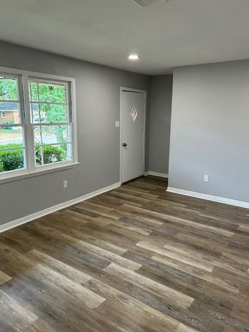 104 N Emberwood Drive, Robinson, TX 76706