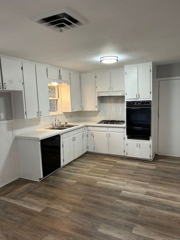 104 N Emberwood Drive, Robinson, TX 76706