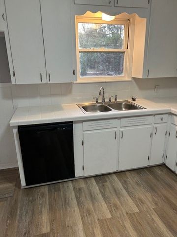 104 N Emberwood Drive, Robinson, TX 76706