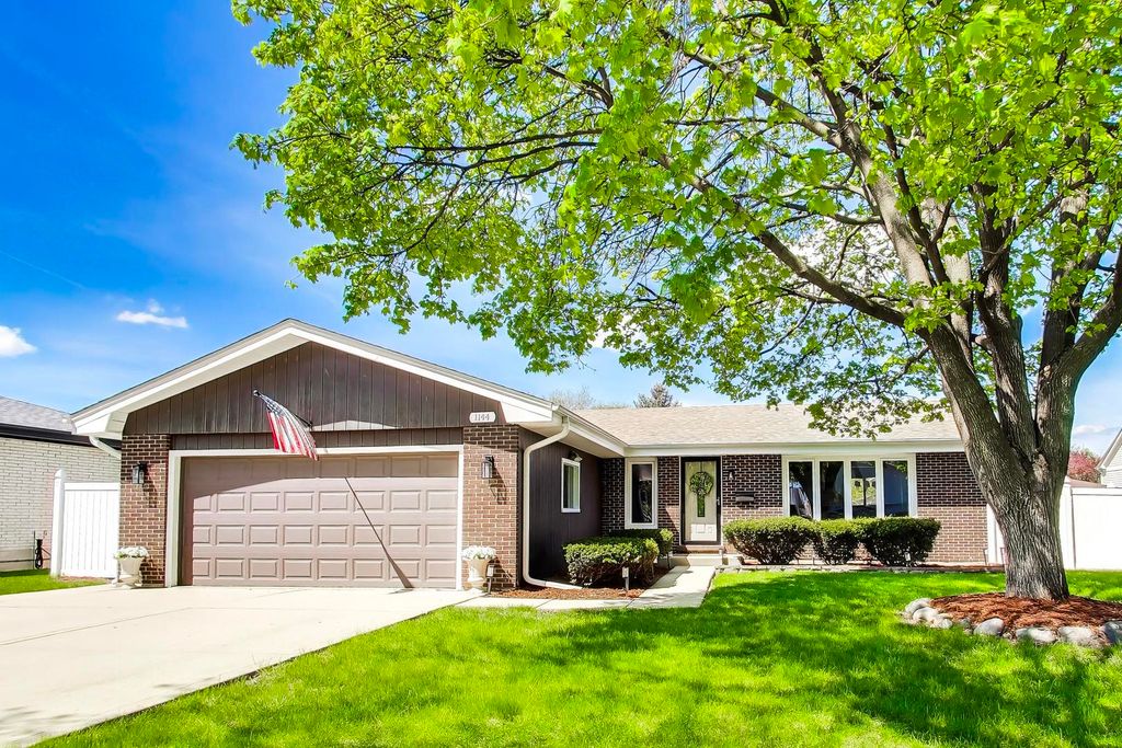 1144 N Fischer Drive, Addison, IL 60101