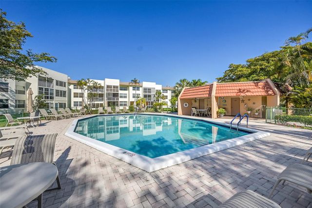 6800 ROYAL PALM BOULEVARD 102, Margate, FL 33063