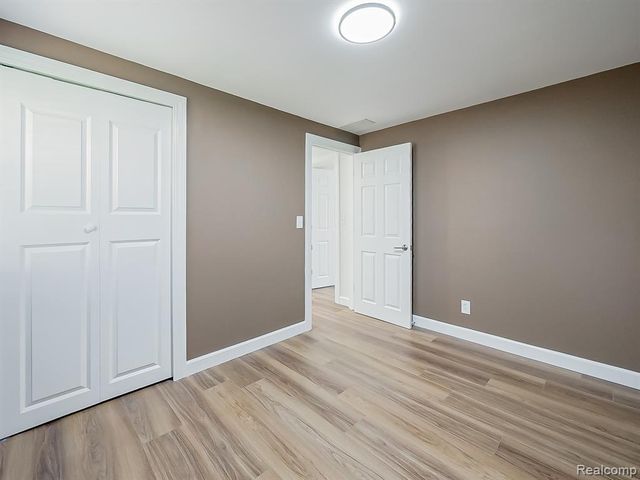 9650 Cooley Lake Road, White Lake, MI 48386