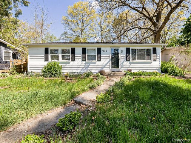 9650 Cooley Lake Road, White Lake, MI 48386