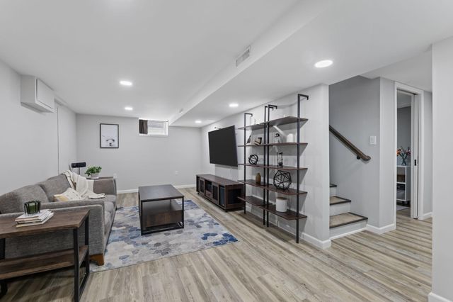 6400 73rd Avenue N, Brooklyn Park, MN 55428