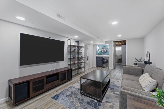 6400 73rd Avenue N, Brooklyn Park, MN 55428