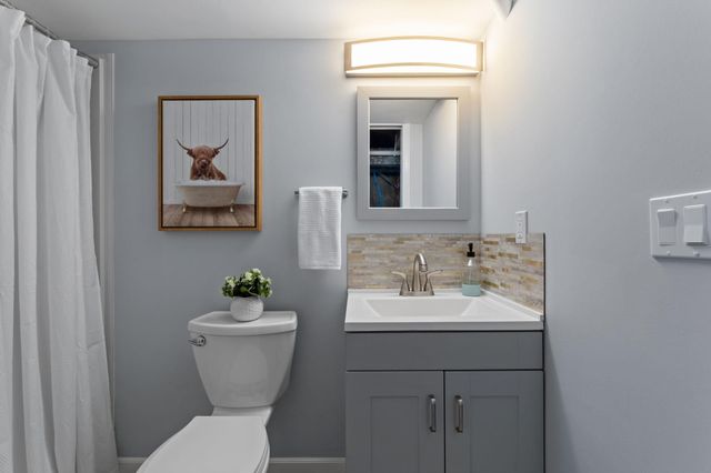 6400 73rd Avenue N, Brooklyn Park, MN 55428