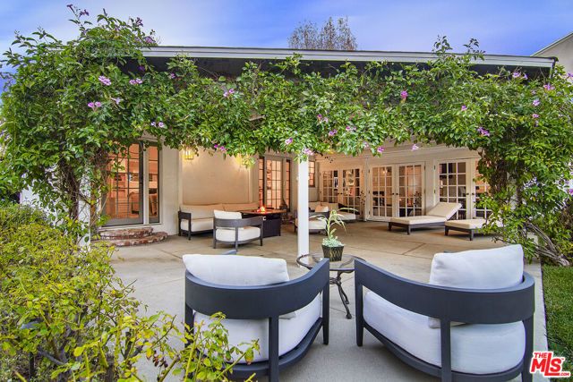 4755 Alonzo Avenue, Los Angeles, CA 91316