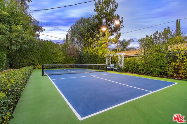 4755 Alonzo Avenue, Los Angeles, CA 91316