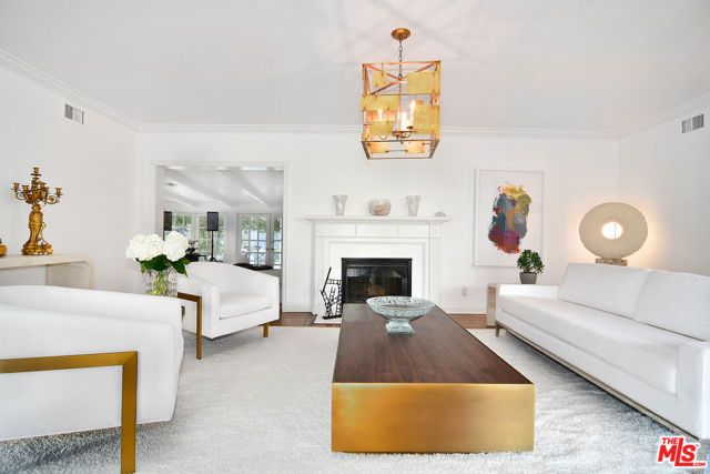 4755 Alonzo Avenue, Los Angeles, CA 91316