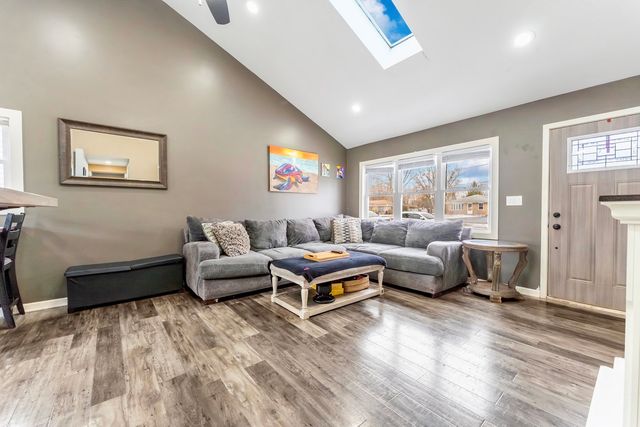 847 Foran Lane, Aurora, IL 60506