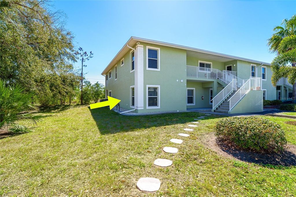 Image 1 of property listing at 8101 MEMORY LANE 122, Rotonda West, FL 33947