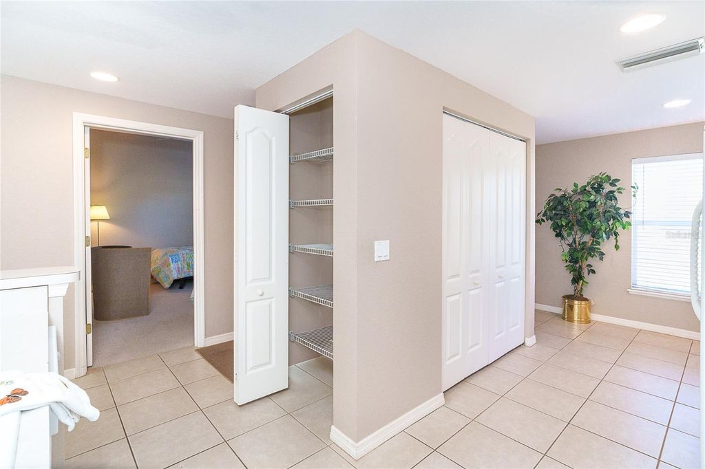 Image 12 of property listing at 8101 MEMORY LANE 122, Rotonda West, FL 33947