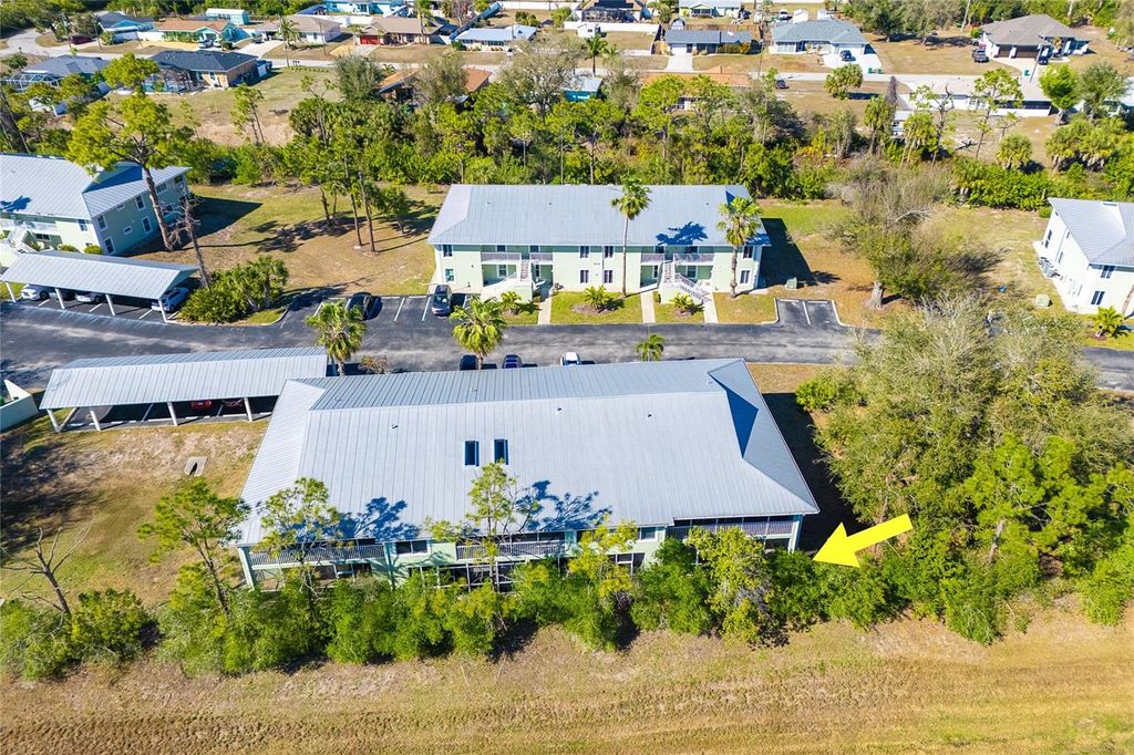 Image 4 of property listing at 8101 MEMORY LANE 122, Rotonda West, FL 33947