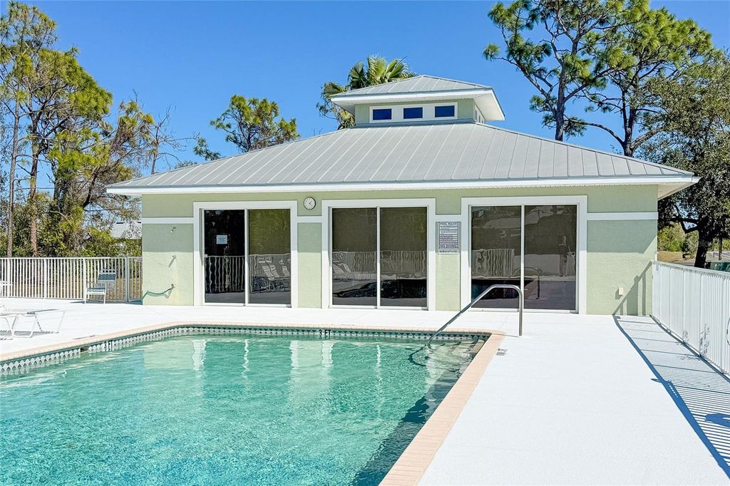 Image 39 of property listing at 8101 MEMORY LANE 122, Rotonda West, FL 33947