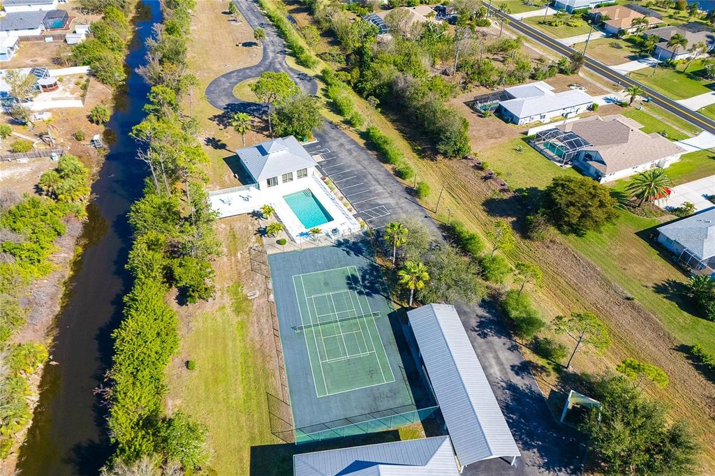 Image 48 of property listing at 8101 MEMORY LANE 122, Rotonda West, FL 33947