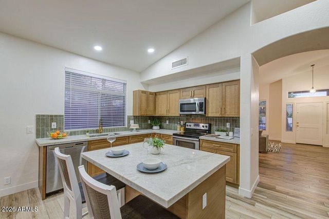 1250 E Captain Dreyfus Avenue, Phoenix, AZ 85022