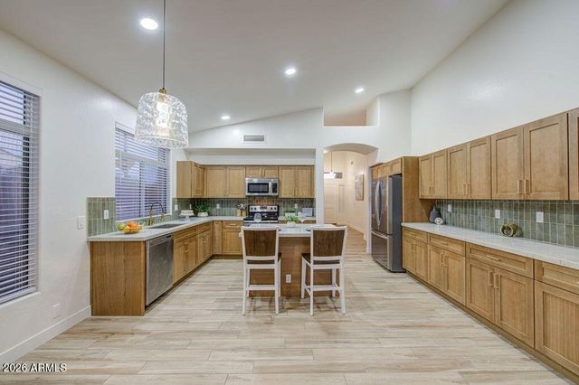 1250 E Captain Dreyfus Avenue, Phoenix, AZ 85022