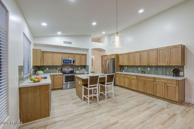 1250 E Captain Dreyfus Avenue, Phoenix, AZ 85022
