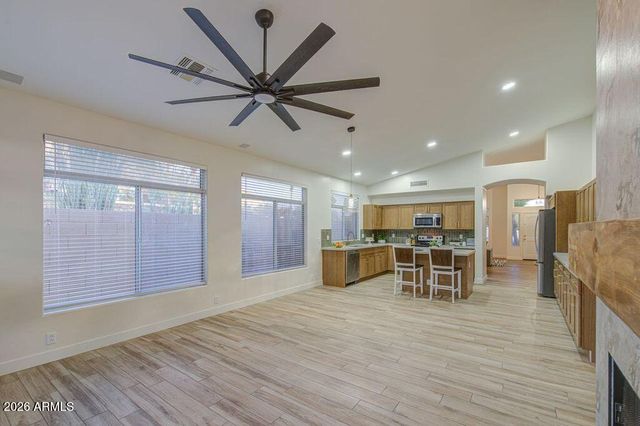 1250 E Captain Dreyfus Avenue, Phoenix, AZ 85022