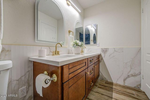 1250 E Captain Dreyfus Avenue, Phoenix, AZ 85022