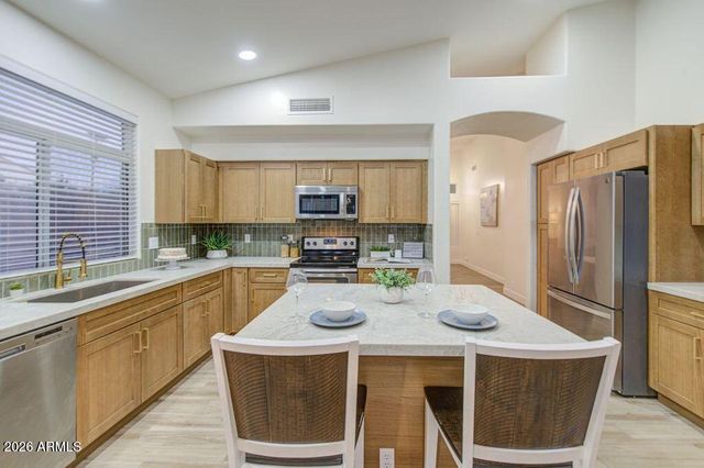 1250 E Captain Dreyfus Avenue, Phoenix, AZ 85022