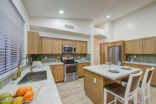 1250 E Captain Dreyfus Avenue, Phoenix, AZ 85022