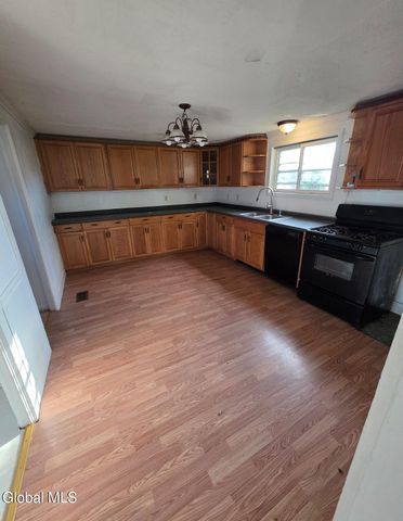 1 Cambridge Road, Greenwich, NY 12834