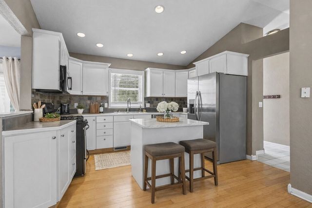 834 Shamrock Lane, East Bay Twp, MI 49696