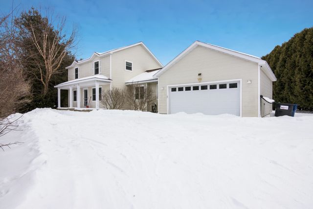 834 Shamrock Lane, East Bay Twp, MI 49696